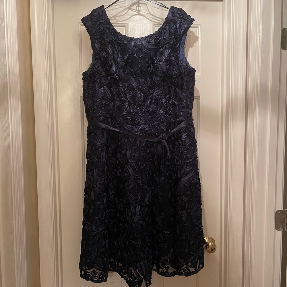 Alex evening cocktail dress 18W, Navy blue, hits below the knee